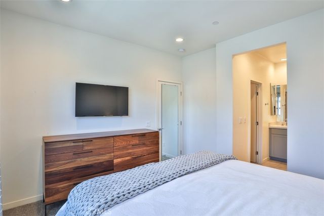 608 White Oaks, Lake Forest, CA 92610