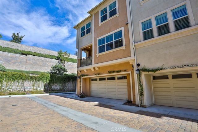 608 White Oaks, Lake Forest, CA 92610