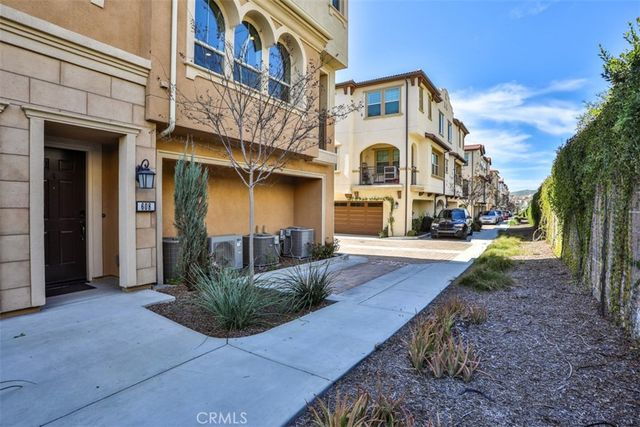 608 White Oaks, Lake Forest, CA 92610