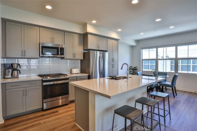 608 White Oaks, Lake Forest, CA 92610