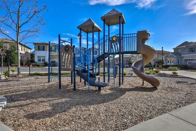 608 White Oaks, Lake Forest, CA 92610