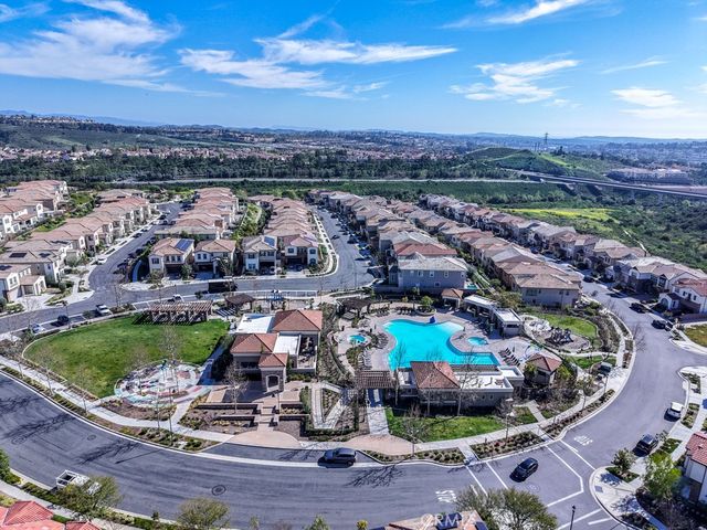 608 White Oaks, Lake Forest, CA 92610