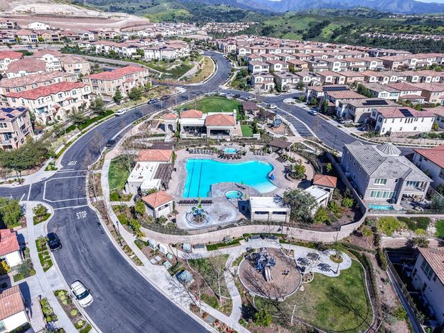 608 White Oaks, Lake Forest, CA 92610