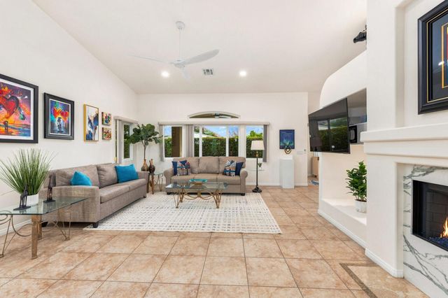 2123 E Nicola Road E, Palm Springs, CA 92262