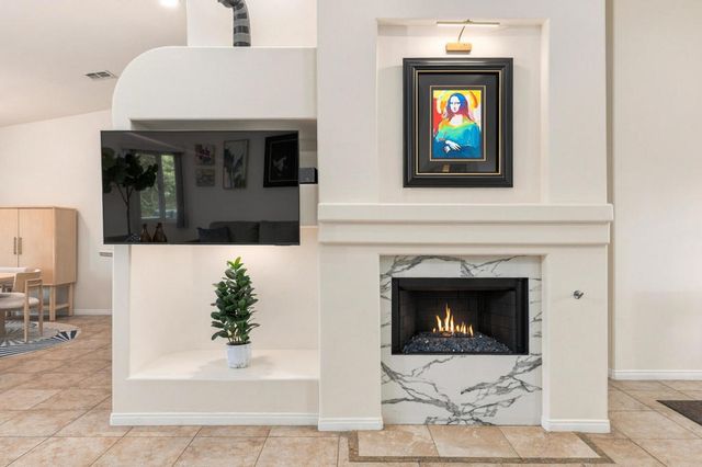 2123 E Nicola Road E, Palm Springs, CA 92262