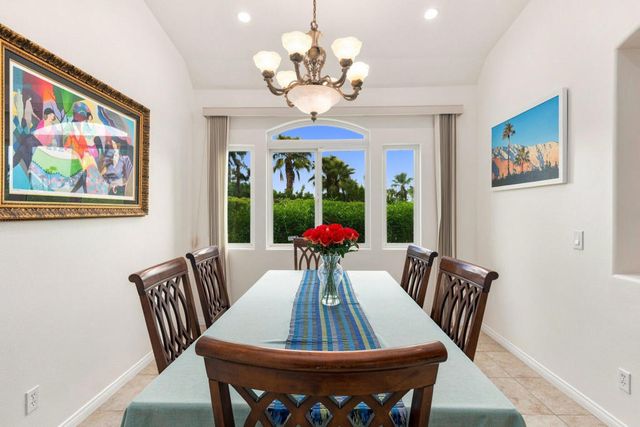 2123 E Nicola Road E, Palm Springs, CA 92262
