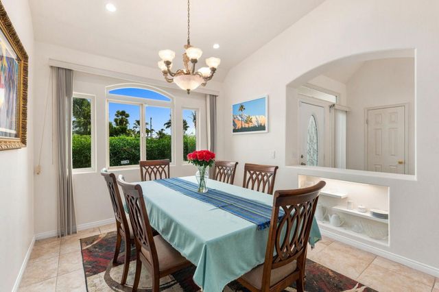 2123 E Nicola Road E, Palm Springs, CA 92262