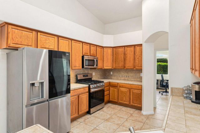 2123 E Nicola Road E, Palm Springs, CA 92262