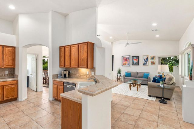 2123 E Nicola Road E, Palm Springs, CA 92262