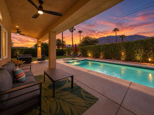 2123 E Nicola Road E, Palm Springs, CA 92262