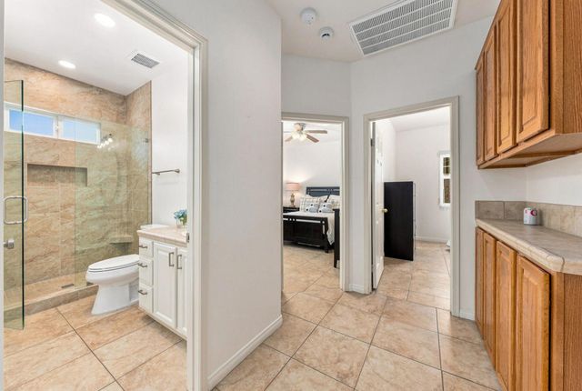 2123 E Nicola Road E, Palm Springs, CA 92262
