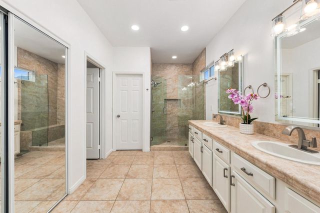 2123 E Nicola Road E, Palm Springs, CA 92262