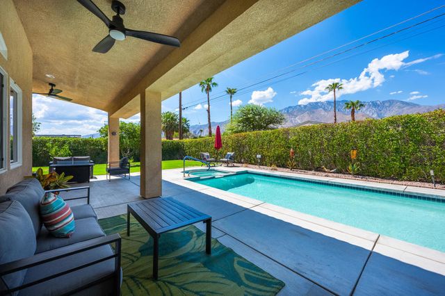 2123 E Nicola Road E, Palm Springs, CA 92262