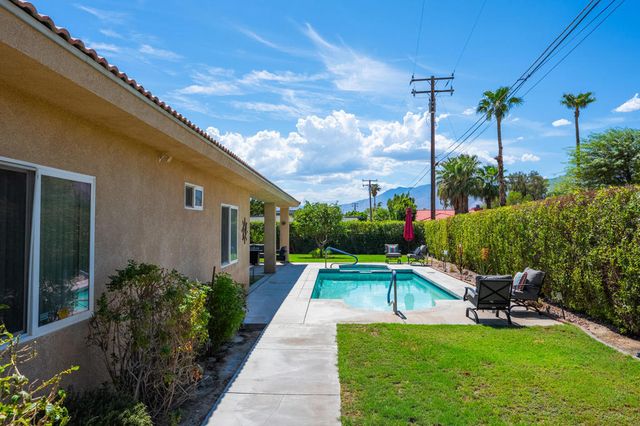 2123 E Nicola Road E, Palm Springs, CA 92262
