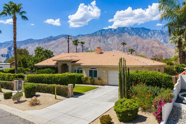 2123 E Nicola Road E, Palm Springs, CA 92262