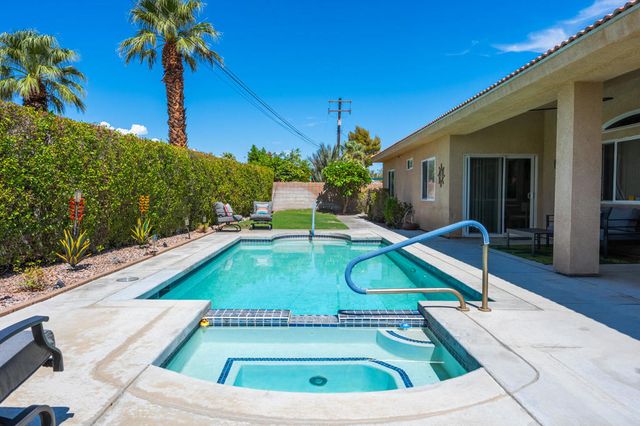 2123 E Nicola Road E, Palm Springs, CA 92262