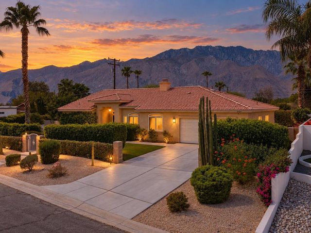 2123 E Nicola Road E, Palm Springs, CA 92262