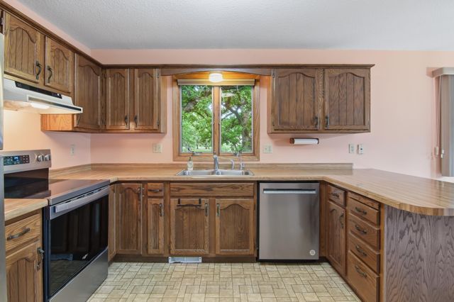 455 Green Mill Lane, Hudson, WI 54016