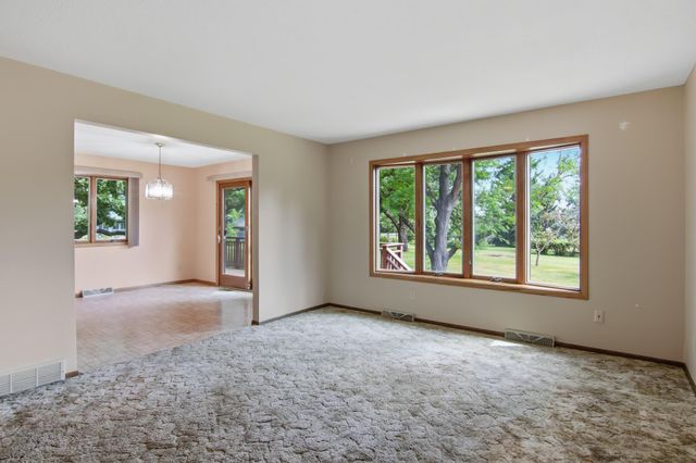 455 Green Mill Lane, Hudson, WI 54016