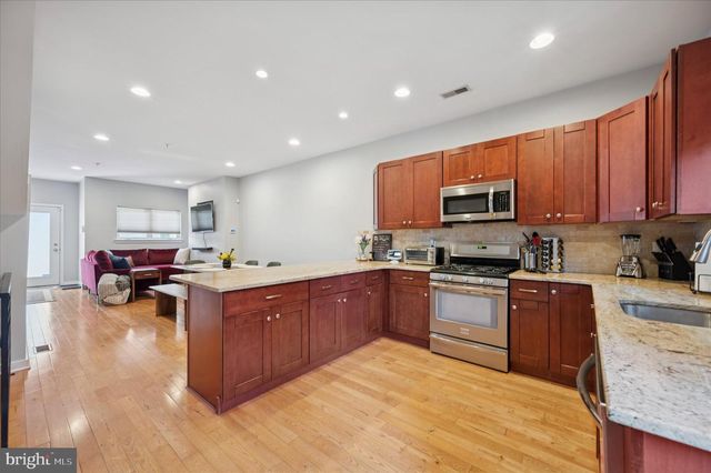 4128 APPLE ST, Philadelphia, PA 19127