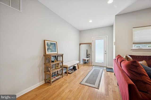 4128 APPLE ST, Philadelphia, PA 19127