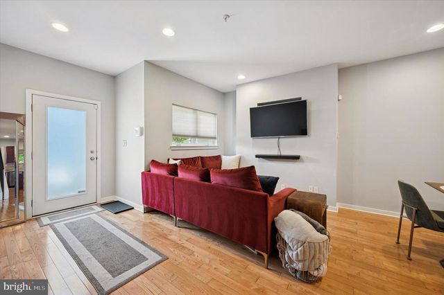 4128 APPLE ST, Philadelphia, PA 19127