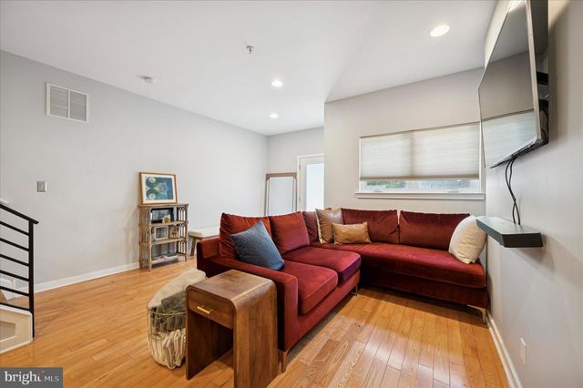 4128 APPLE ST, Philadelphia, PA 19127