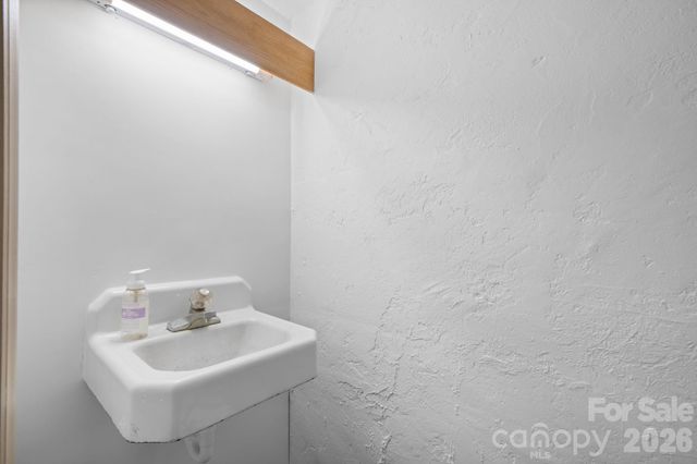 705 West Union Street, Morganton, NC 28655