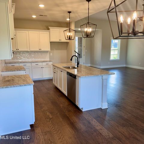 428 Wells Drive, Hernando, MS 38632