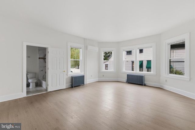 63 W GREENWOOD AVE, Lansdowne, PA 19050
