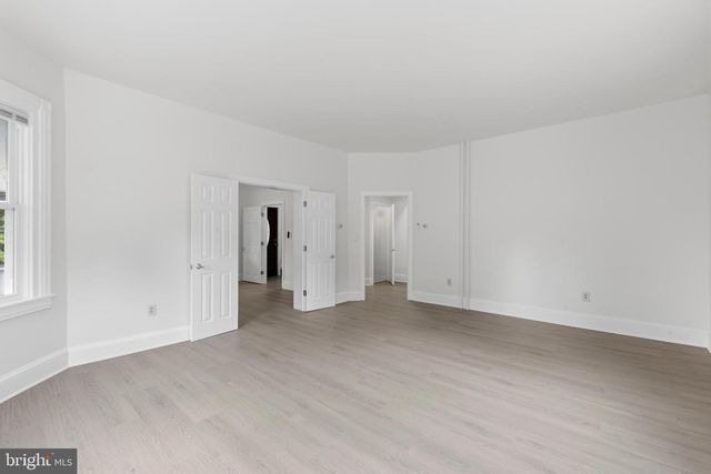 63 W GREENWOOD AVE, Lansdowne, PA 19050