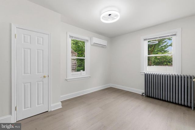 63 W GREENWOOD AVE, Lansdowne, PA 19050