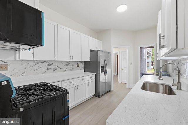 63 W GREENWOOD AVE, Lansdowne, PA 19050