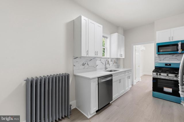 63 W GREENWOOD AVE, Lansdowne, PA 19050