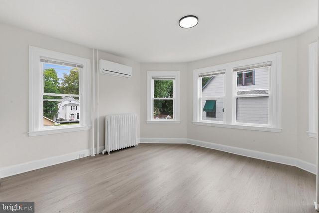 63 W GREENWOOD AVE, Lansdowne, PA 19050