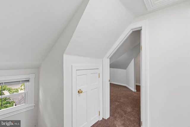 63 W GREENWOOD AVE, Lansdowne, PA 19050