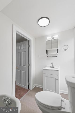 63 W GREENWOOD AVE, Lansdowne, PA 19050