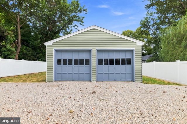 63 W GREENWOOD AVE, Lansdowne, PA 19050