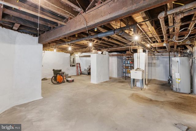 63 W GREENWOOD AVE, Lansdowne, PA 19050