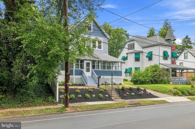 63 W GREENWOOD AVE, Lansdowne, PA 19050