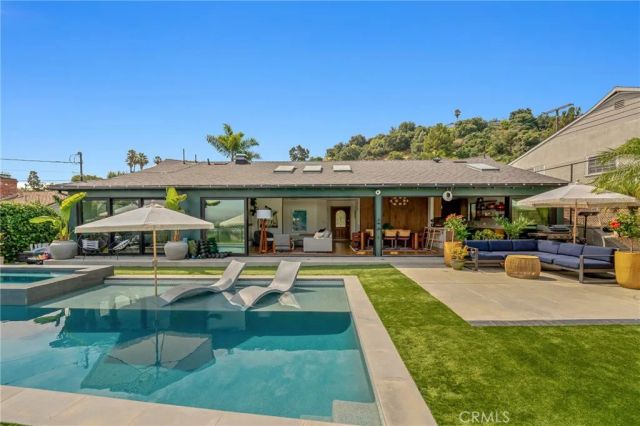 3627 Willowcrest Avenue, Studio City, CA 91604