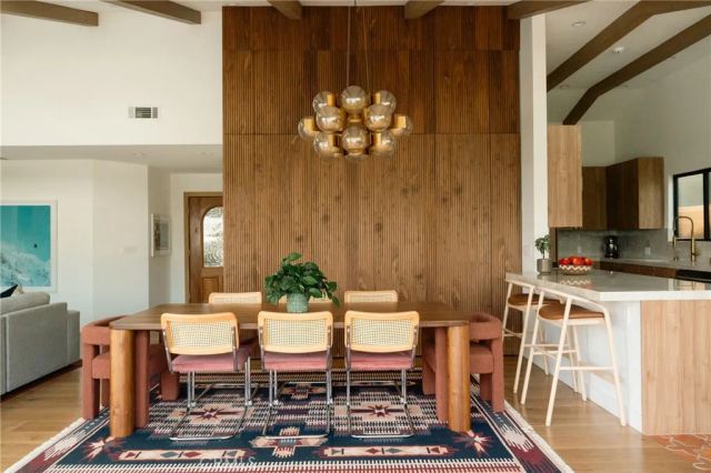 3627 Willowcrest Avenue, Studio City, CA 91604