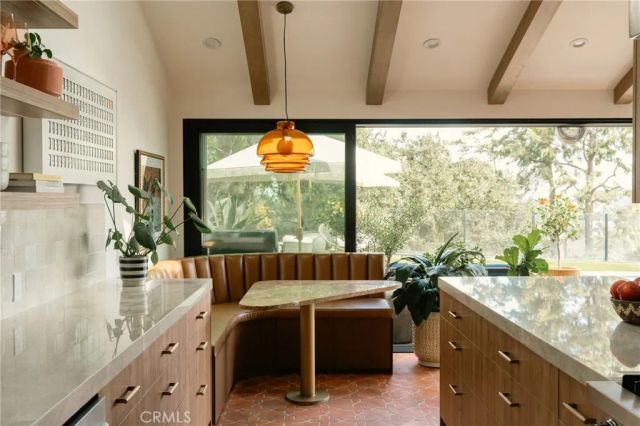 3627 Willowcrest Avenue, Studio City, CA 91604