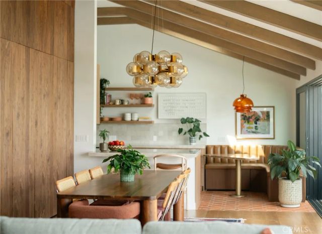 3627 Willowcrest Avenue, Studio City, CA 91604