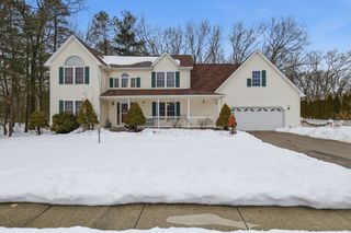 19 Logan Pl, Agawam, MA 01030