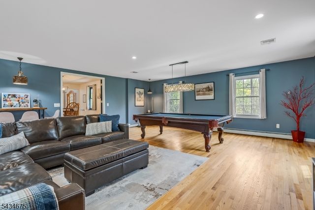 12 Cork Hill Rd, Ogdensburg Boro, NJ 07439