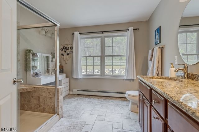 12 Cork Hill Rd, Ogdensburg Boro, NJ 07439