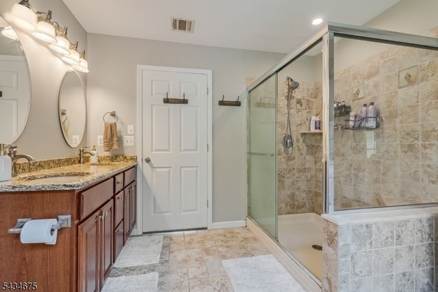 12 Cork Hill Rd, Ogdensburg Boro, NJ 07439