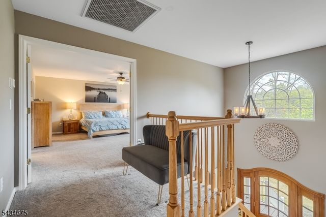 12 Cork Hill Rd, Ogdensburg Boro, NJ 07439