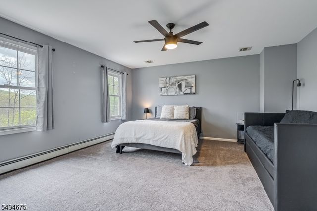 12 Cork Hill Rd, Ogdensburg Boro, NJ 07439